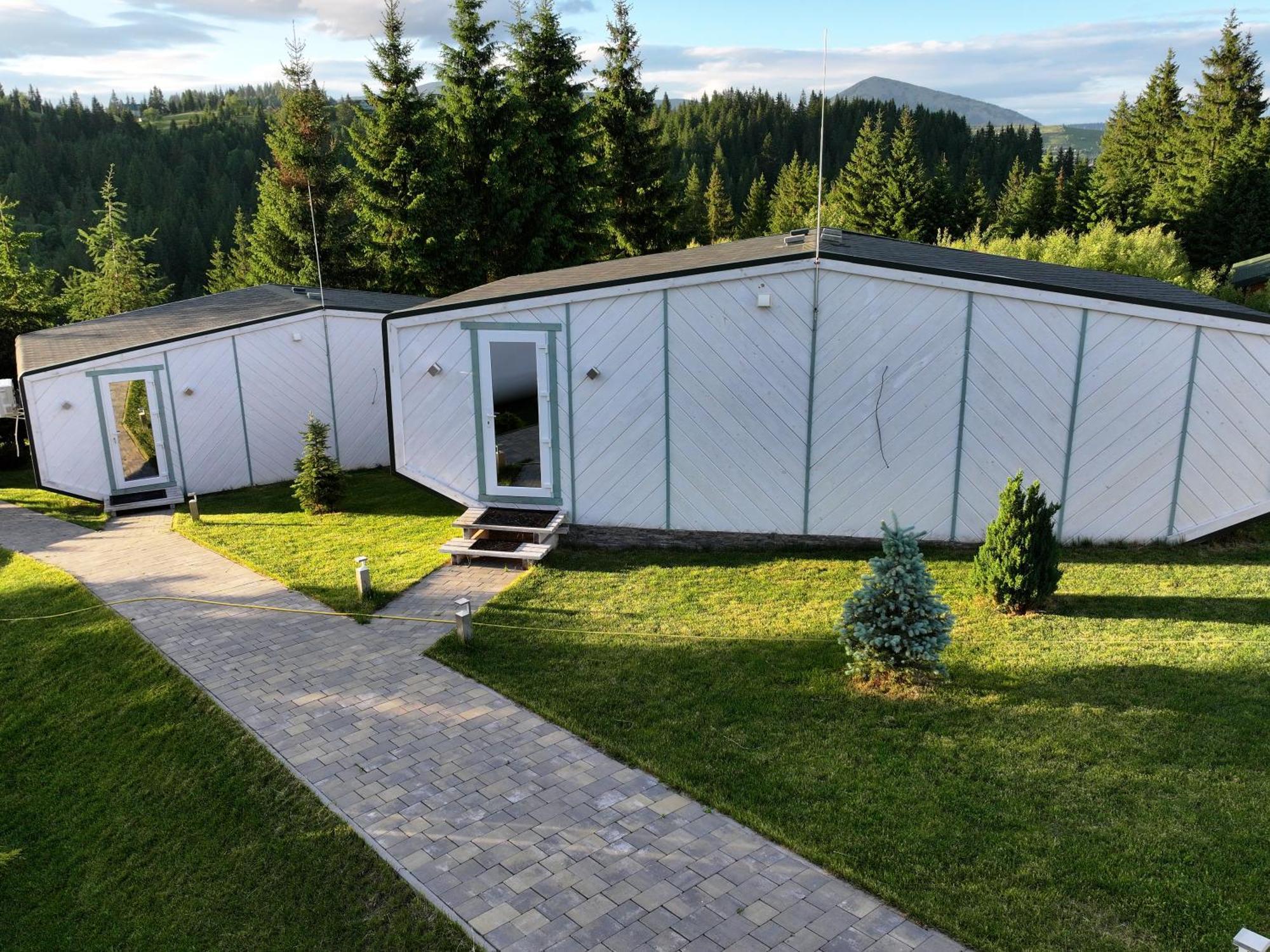 Space Place Yablunytsya Exterior photo